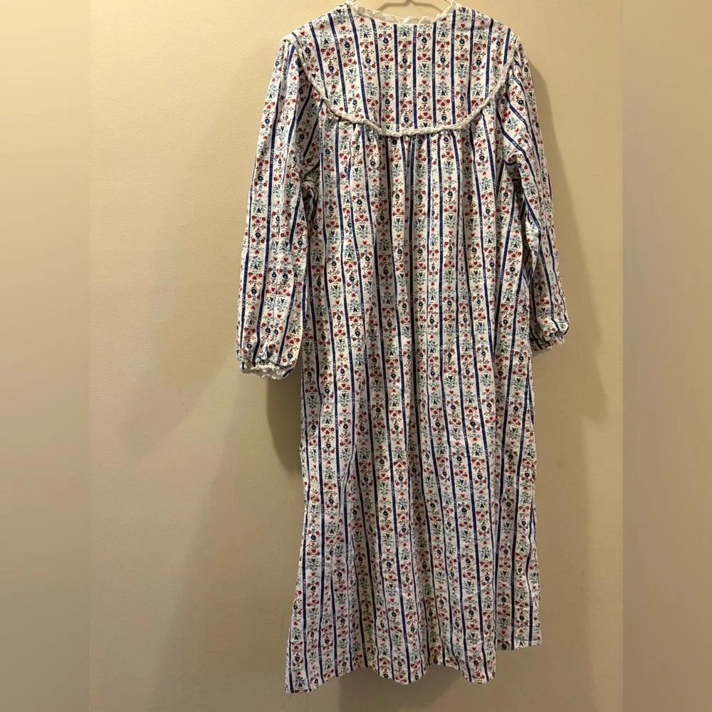 Lanz of Salzburg White Floral Stripe Long-Sleeve nightgown - large - 100% cotton